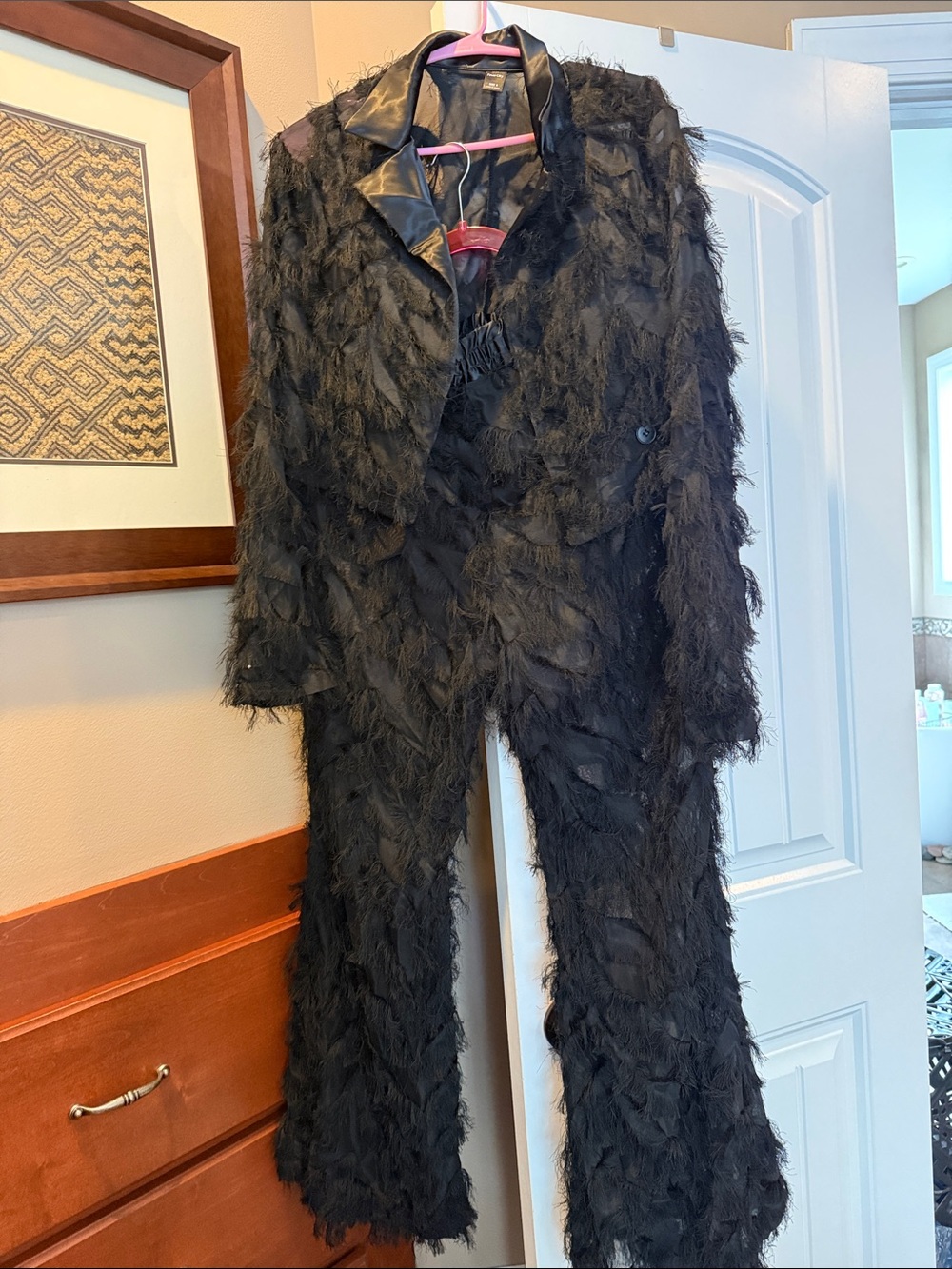 Black Feather-Detail Women's Pantsuit with Satin Collar